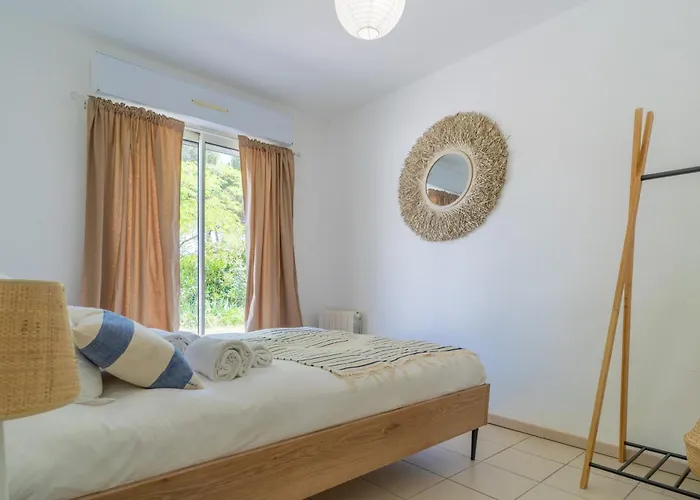 Therjad - A Deux Pas Du Port De